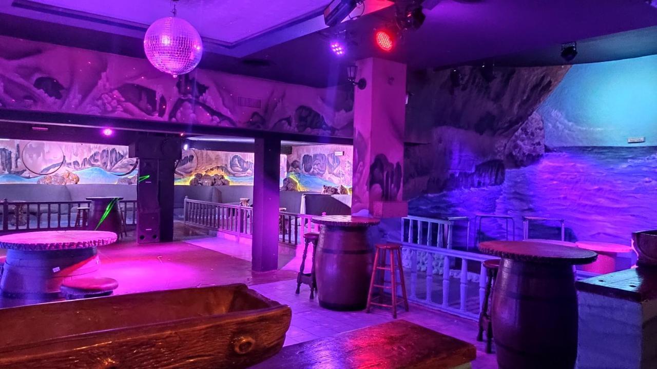 Hotel La Carreta Chiva Ngoại thất bức ảnh